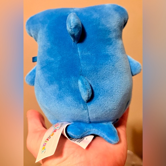 Nitro 4” Hammerhead Halloween Shark - Picture 2 of 3